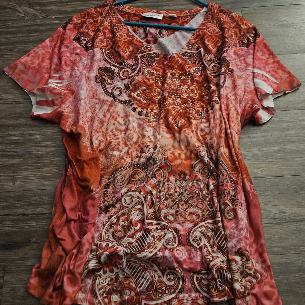 Avenue Multicolored Graphic Short Sleeve Tee